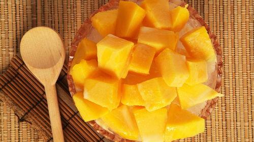 瓜妞吃芒果,瓜妞的芒果美食之旅