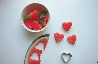 小朋友吃瓜喝药,瓜果与药品的甜蜜与安全之旅